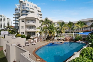 swimming pool resorts Gold Coast